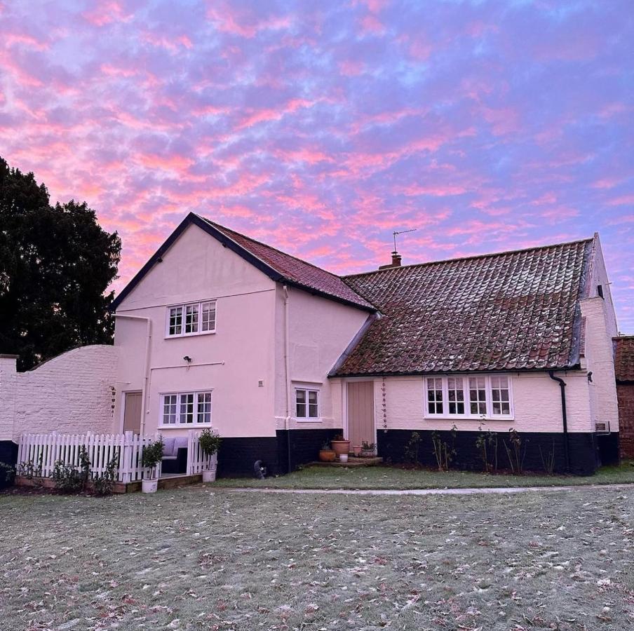 Bed and Breakfast Church Farm Thurlton Екстер'єр фото